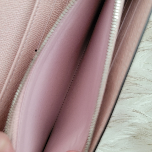 Sarah Wallet - Picture 8 of 9